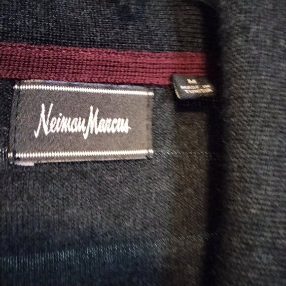 Neiman Marcus Men's Merino wool/Acrylic shawl collar cardigan Size Medium - Picture 4 of 5
